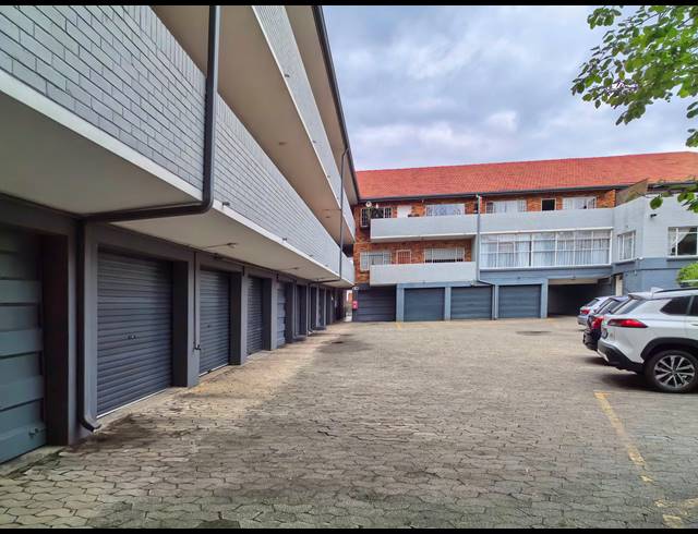 3 BEDROOM APARTMENT FOR SALE IN LINDEN